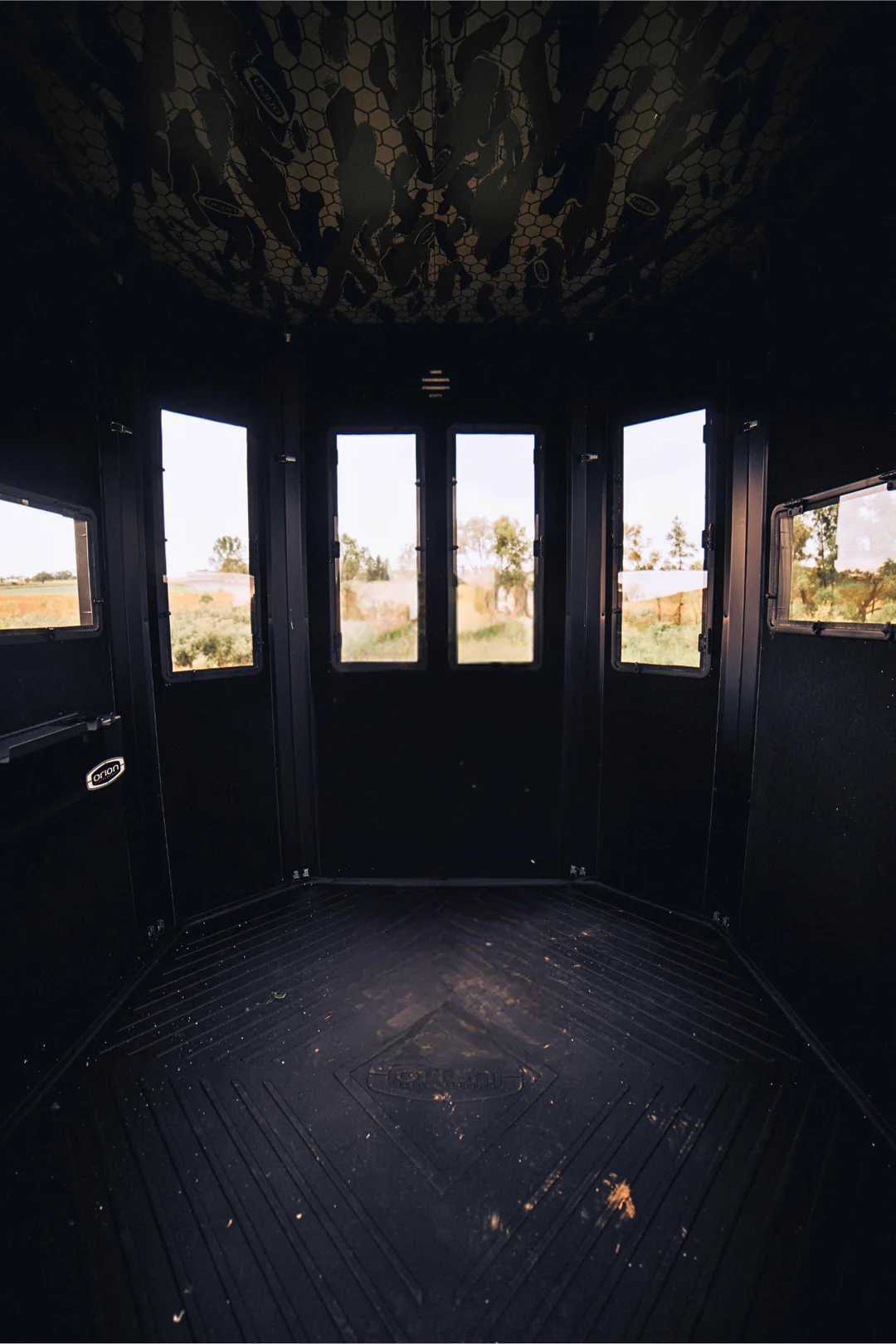 Orion 7X7 8 Sided Blind Tinted Windows